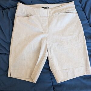 Hillary Radley Pull On Beige Stretch Walking Shorts Size Medium